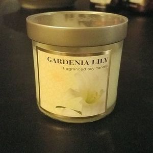 Final price Illume gardenia lily soy candle